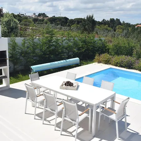 Comfortable With Private Pool In Nadadouro, Cleaning Included 빌라 *