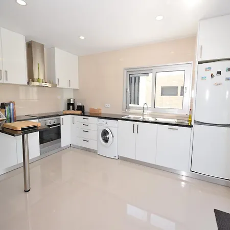 W Heated Pool Near Obidos, Cleaning Included Villa *